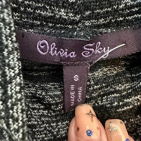 Olivia Sky black and grey knit sleeveless turtleneck tunic top - Picture 3 of 5